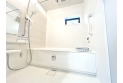 【風呂】雨の日も安心の浴室乾燥機付き。