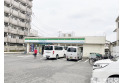 【コンビニ】ファミリーマート大泉目白通り店　約520m