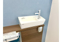 【設備】2025年10月撮影/2階トイレ内に手洗い付きです。