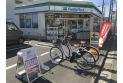 【コンビニ】ファミリーマート武蔵野中央公園店　約470m