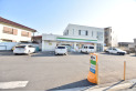 【コンビニ】ファミリーマート新座野寺二丁目店　約400m