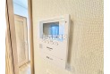 【設備】誰が来たか一目でわかるテレビモニター付きインターホン。