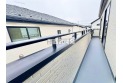 【バルコニー】陽当りの良いバルコニーは、ご家族の洗濯物やお布団がたっぷり干せます。南向きなので良く乾きそうです。