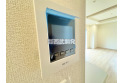 【設備】誰が来たか一目でわかるテレビモニター付きインターホン。
