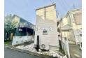 【外観】閑静な低層住宅街に位置し、生活利便性も良好です。