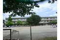 【中学校】第四中学校　約830m