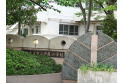 【小学校】中尾小学校　約827m