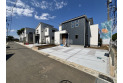 【外観】建物完成につき、ごゆっくりとご見学いただけます。（現地全体）