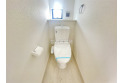 【トイレ】温水洗浄便座付のトイレで毎日清潔・快適