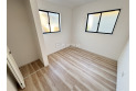 【内観】部屋にはクローゼットがございます。収納が多いお家はすっきりして快適空間です。