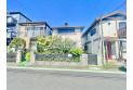 【外観】南東向きで明るいご住宅です。