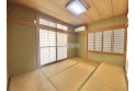 【内観】一室はあると嬉しい和室。