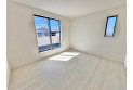 【内観】洋室は日当り・通風ともに良好です。明るい部屋はそれだけで気分が晴れやかになりますね。