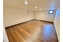 【収納】固定階段で続く小屋裏収納です。