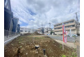 【外観】一戸建ての多いエリア、静かな雰囲気。現地全景8月7日撮影