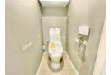 【トイレ】いつも綺麗に清潔に。洗浄機能付きトイレです。