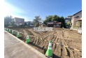 【外観】【現地全景】これから本格的に家を建て始めます！基礎をつくり、上棟、内装工事などの工程を経て家が建ちます。