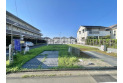 【外観】【現地全景】これから本格的に家を建て始めます！基礎をつくり、上棟、内装工事などの工程を経て家が建ちます。