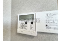 【設備】床暖房付きのリビングです。