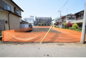 【外観】前面道路の電柱と支線は移動予定です