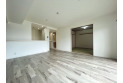 【居間】LDK１３．４帖