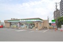 【コンビニ】ファミリーマート朝霞目黒川通り店　約800m