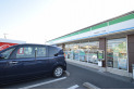 【コンビニ】ファミリーマート新座菅沢2丁目店　約480m