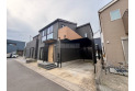 【外観】【Appearance】時の経過があっても変わらない居住性の高さと、住むごとに親しみ深くなるデザイン。「共に」毎日を過ごす大切な時間は『お住まい』も同じです。そんな空間をご自身でご確認ください。
