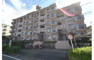 【外観】空室のためごゆっくりとご見学いただけます。