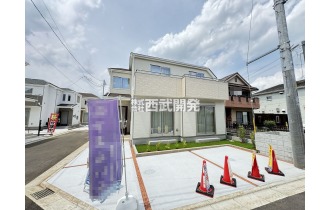 【外観】角地に面した住宅は陽当たり良好です。暖かい陽光に包まれた快適な暮らしを始めませんか。