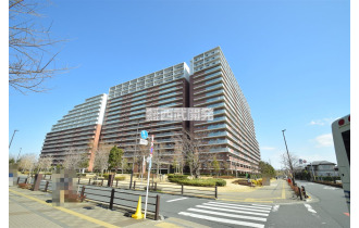 【外観】2010年築/796戸のビッグコミュニティー。南向きのフルリフォーム住戸です。