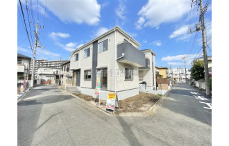 【外観】南西角地の陽当たりの良い新築戸建です。