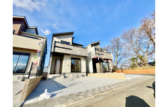 【外観】堂々完成。内覧予約受付中です。/現地全景