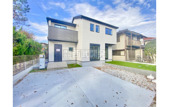 【外観】カースペース２台のゆったりとした敷地