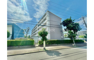 【外観】穏やかな住環境、南に面したマンション