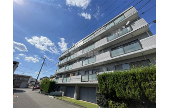 【外観】南から明るい光が射し込む陽だまり空間