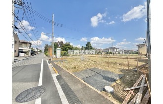 【外観】【現地全景】こちらの土地に新築の戸建てが建つ予定です。いまから完成が待ち遠しいです！