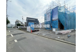 【外観】【現地全景】今しか見れない構造部分！地震にも耐えられるように一生懸命建築中です。