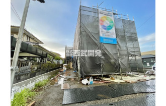 【外観】【現地全景】今しか見れない構造部分！地震にも耐えられるように一生懸命建築中です。