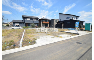 【外観】現地全景　建築条件無し土地のためお好きなハウスメーカーで建築できます。