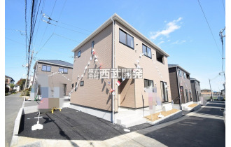 【外観】三方道路のため陽当たり良好です