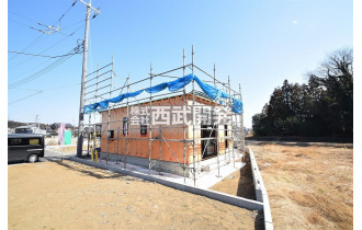 【外観】南側が一段下がった農地のため陽当たり良好です。