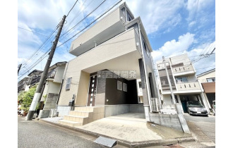 【外観】東武東上線「柳瀬川」駅徒歩12分！平成25年築の中古戸建です。3方角地で陽当・眺望良好です。