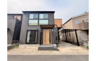 【外観】【Appearance】時の経過があっても変わらない居住性の高さと、住むごとに親しみ深くなるデザイン。「共に」毎日を過ごす大切な時間は『お住まい』も同じです。そんな空間をご自身でご確認ください。